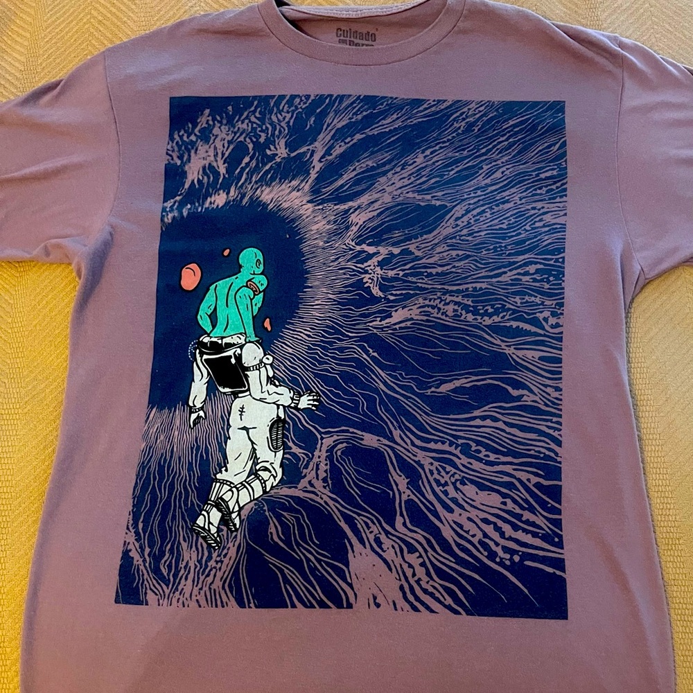 Cuidado Con El Perro Purple Graphic TShirt Medium